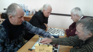 «Турнир по русским шашкам» состоялся в Лесозаводском филиале КГАУСО «ПЦСОН».